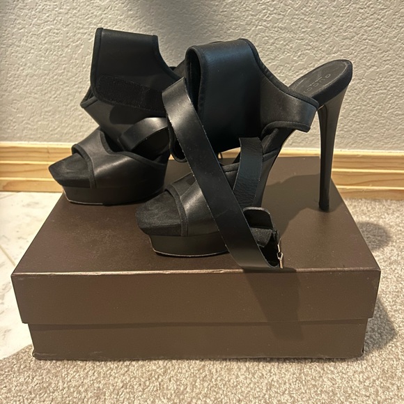 GUCCI Heels, Clip Around Ankle - Picture 2 of 8